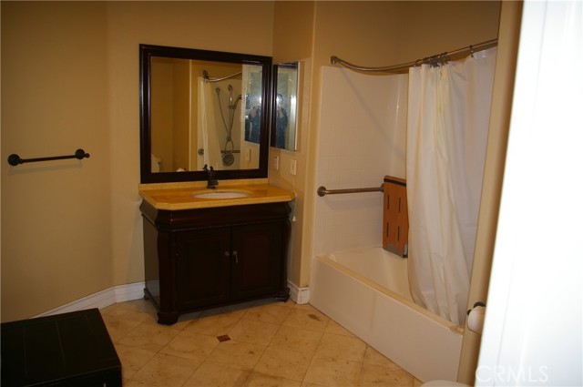 Detail Gallery Image 10 of 15 For 109 N 4th #309 St #309,  Alhambra,  CA 91801 - 2 Beds | 2 Baths