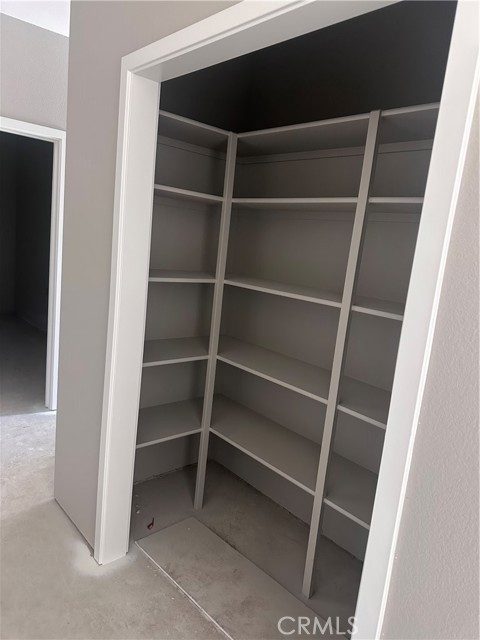 Detail Gallery Image 8 of 13 For 464 Aaron Ct, Atwater,  CA 95301 - 4 Beds | 3 Baths