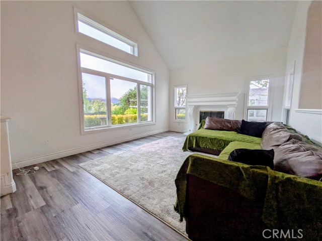 Detail Gallery Image 10 of 11 For 15435 Live Oak Springs Canyon, Canyon Country,  CA 91387 - 4 Beds | 3 Baths