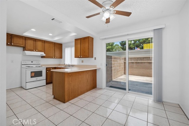11782 Garden Grove Boulevard, Garden Grove CA: https://media.crmls.org/medias/7190115f-f0d6-4685-9b58-7fd0e6b8aaf2.jpg
