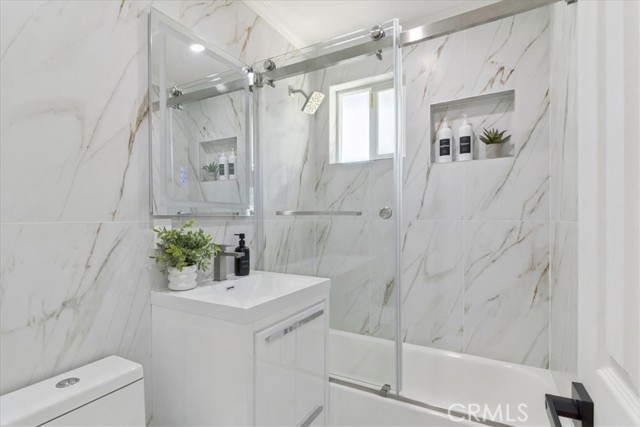15918 Harvest Street, Granada Hills CA: https://media.crmls.org/medias/719043e0-1dd5-4ddb-82b2-60a5fa51b0e5.jpg