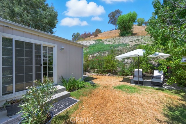 20161 Canyon View Drive, Canyon Country CA: https://media.crmls.org/medias/7191b904-e838-4fdb-8a3b-84368755e3ba.jpg
