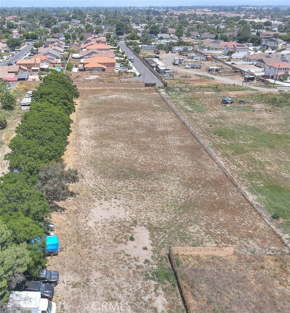 645 N Maple Avenue, Fontana CA: https://media.crmls.org/medias/7191c4e8-0ed4-4daa-a716-03e2e4648c86.jpg
