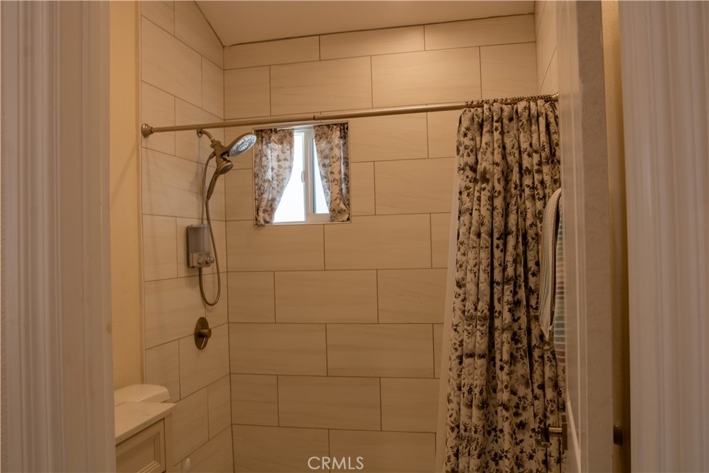 https://media.crmls.org/medias/7191ea31-2bd5-411a-8a85-d694ebc670c9.jpg?preset=X-Large