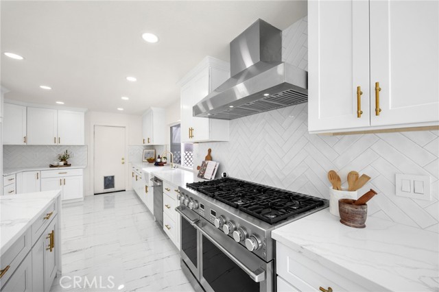 6191 Jacaranda Lane, Yorba Linda CA: https://media.crmls.org/medias/71922064-b0a3-4af6-9cda-7143b9f0814d.jpg