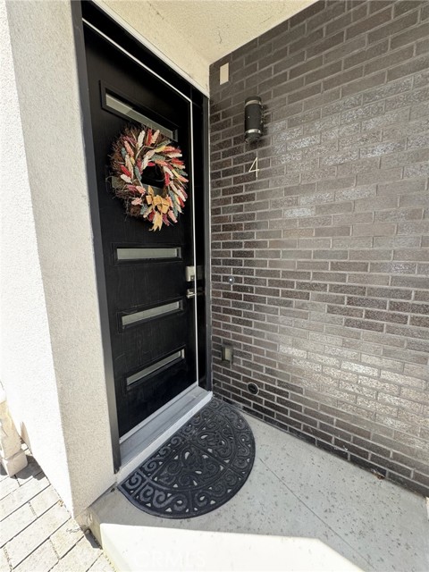 Detail Gallery Image 4 of 6 For 1166 Holly Ave #4,  Imperial Beach,  CA 91932 - 3 Beds | 2/1 Baths