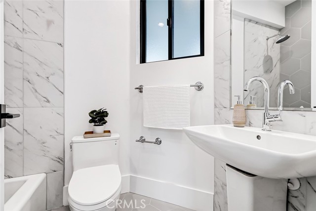 2621 Gates Avenue, Redondo Beach, California 90278, 4 Bedrooms Bedrooms, ,4 BathroomsBathrooms,Residential,Sold,Gates,PV23085376