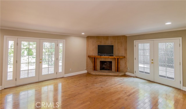 Detail Gallery Image 10 of 14 For 4602 Hurford Ter, Encino,  CA 91436 - 4 Beds | 3 Baths