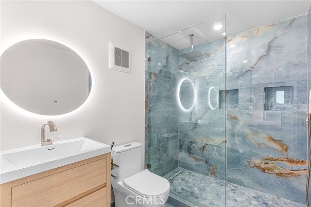 Detail Gallery Image 44 of 58 For 5134 Medina Rd, Woodland Hills,  CA 91364 - 5 Beds | 5/1 Baths
