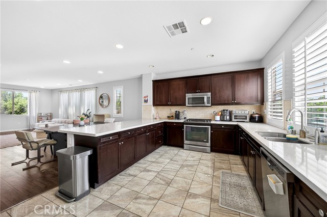 Detail Gallery Image 8 of 25 For 1021 Mandarin, Fullerton,  CA 92833 - 3 Beds | 3/1 Baths