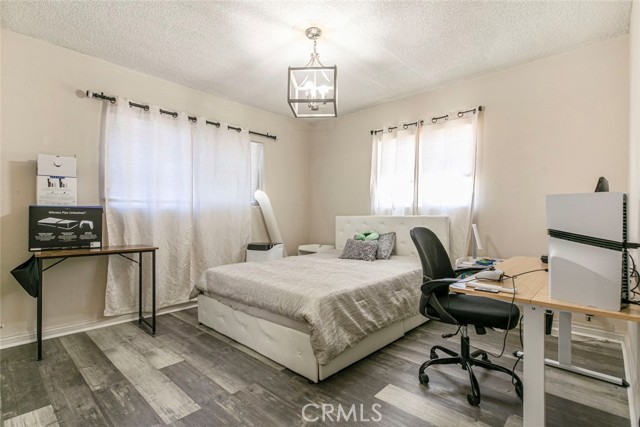 6923 Ben Avenue, North Hollywood CA: https://media.crmls.org/medias/71971a15-d341-4ca9-bde3-ef2ec0e5dd10.jpg