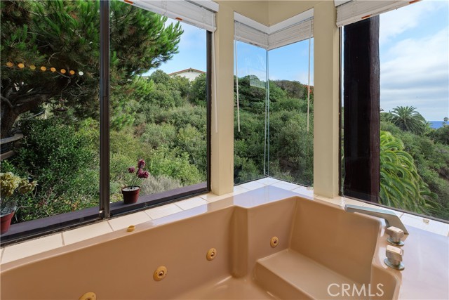 237 W Avenida Alessandro, San Clemente CA: https://media.crmls.org/medias/719733ae-fa9b-4696-a99c-aae43ad0d9d5.jpg