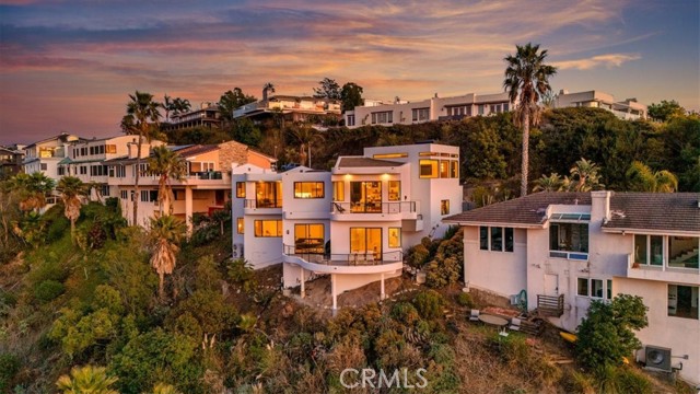 Detail Gallery Image 9 of 53 For 1425 Skyline, Laguna Beach,  CA 92651 - 4 Beds | 3/1 Baths