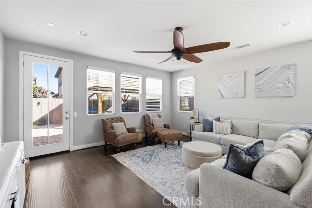 Detail Gallery Image 5 of 40 For 815 W Elaine, Santa Maria,  CA 93458 - 4 Beds | 3 Baths