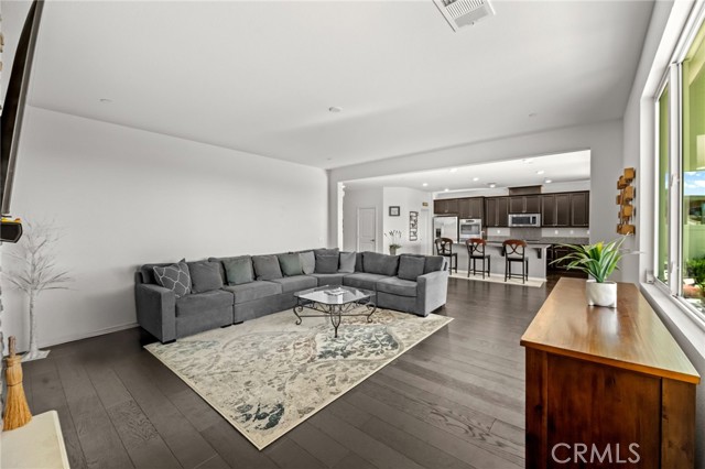 37629 Fiesta Flower Street, Murrieta CA: https://media.crmls.org/medias/71984a3d-91ba-4087-912b-5150248a3413.jpg