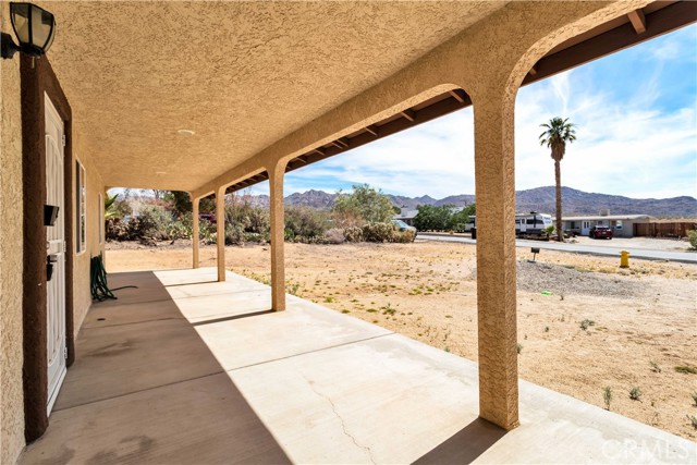 Detail Gallery Image 3 of 51 For 7013 Ivanpah Ave, Twentynine Palms,  CA 92277 - 3 Beds | 2 Baths