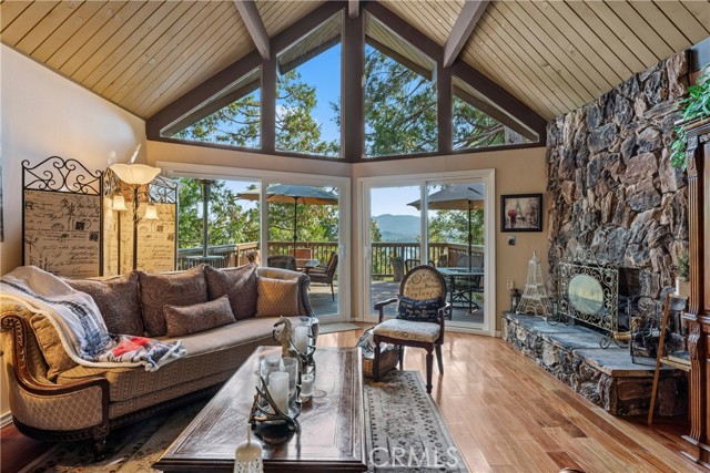 Detail Gallery Image 17 of 69 For 750 Zurich Dr, Lake Arrowhead,  CA 92352 - 4 Beds | 4/1 Baths