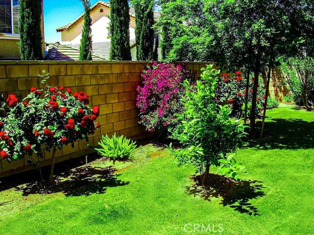 Detail Gallery Image 33 of 62 For 5206 Village Green Ln, Bakersfield,  CA 93306 - 4 Beds | 3/1 Baths