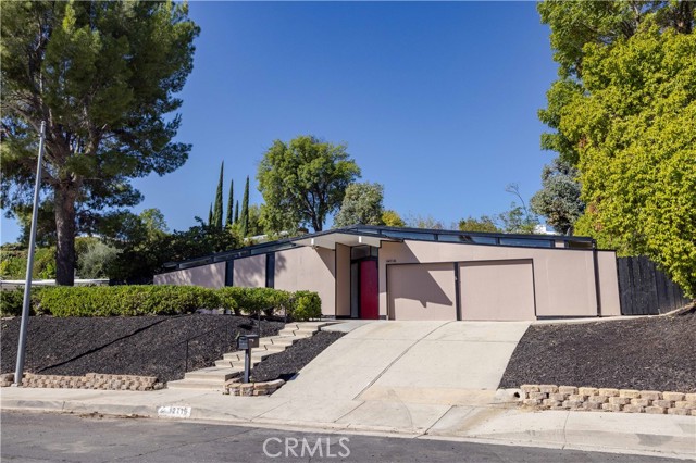 Detail Gallery Image 3 of 44 For 12719 Jimeno Ave, Granada Hills,  CA 91344 - 4 Beds | 2 Baths