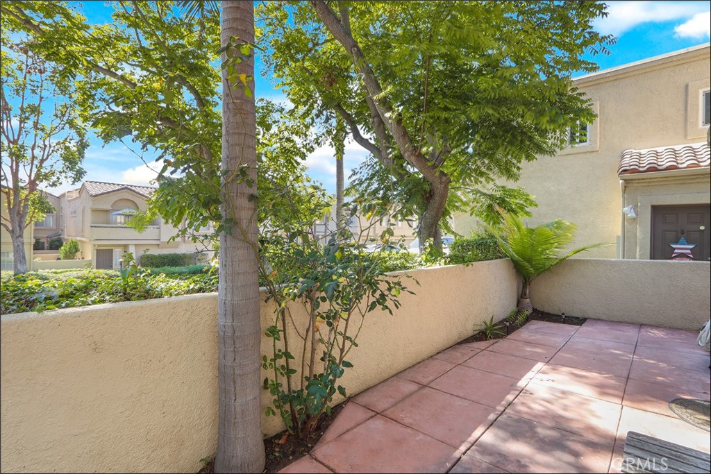 https://media.crmls.org/medias/7198ded4-1431-484d-864e-59b93231c731.jpg?preset=X-Large