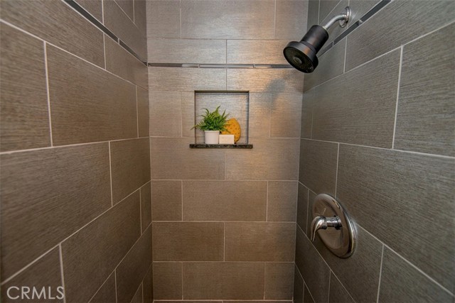 Detail Gallery Image 18 of 36 For 8400 De Longpre Ave #215,  West Hollywood,  CA 90069 - 2 Beds | 2 Baths