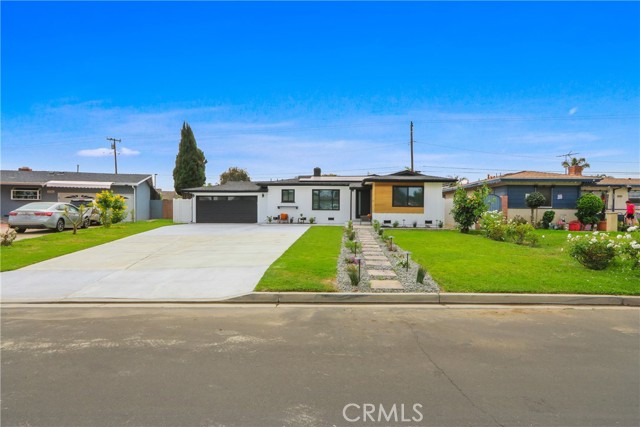 Detail Gallery Image 2 of 34 For 10082 Bonser, Garden Grove,  CA 92840 - 6 Beds | 3 Baths