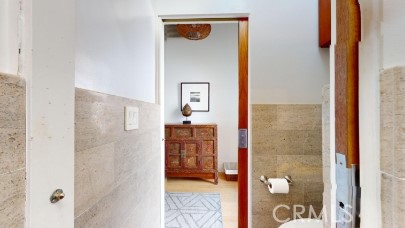 https://media.crmls.org/medias/719d5410-4f57-4990-979b-e22b1f344a34.jpg?preset=X-Large