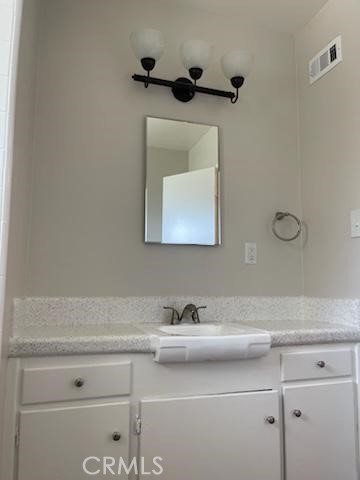 Detail Gallery Image 4 of 15 For 921 S Park Cir #16,  Anaheim,  CA 92804 - 1 Beds | 1 Baths