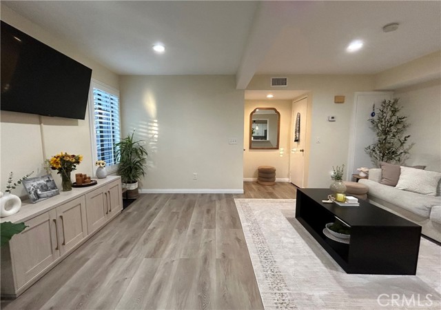 Detail Gallery Image 9 of 16 For 12415 Rock Springs Ct, Garden Grove,  CA 92843 - 1 Beds | 1 Baths