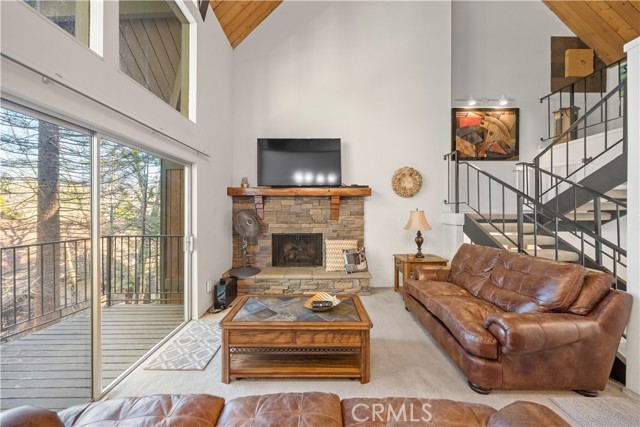 Detail Gallery Image 2 of 29 For 966 Willow Creek Road #24,  Lake Arrowhead,  CA 92352 - 3 Beds | 2/1 Baths