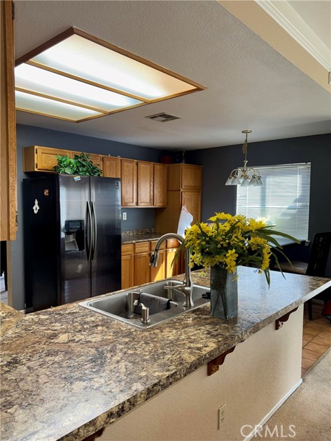 Detail Gallery Image 4 of 14 For 5208 Opal, Palmdale,  CA 93552 - 4 Beds | 3 Baths