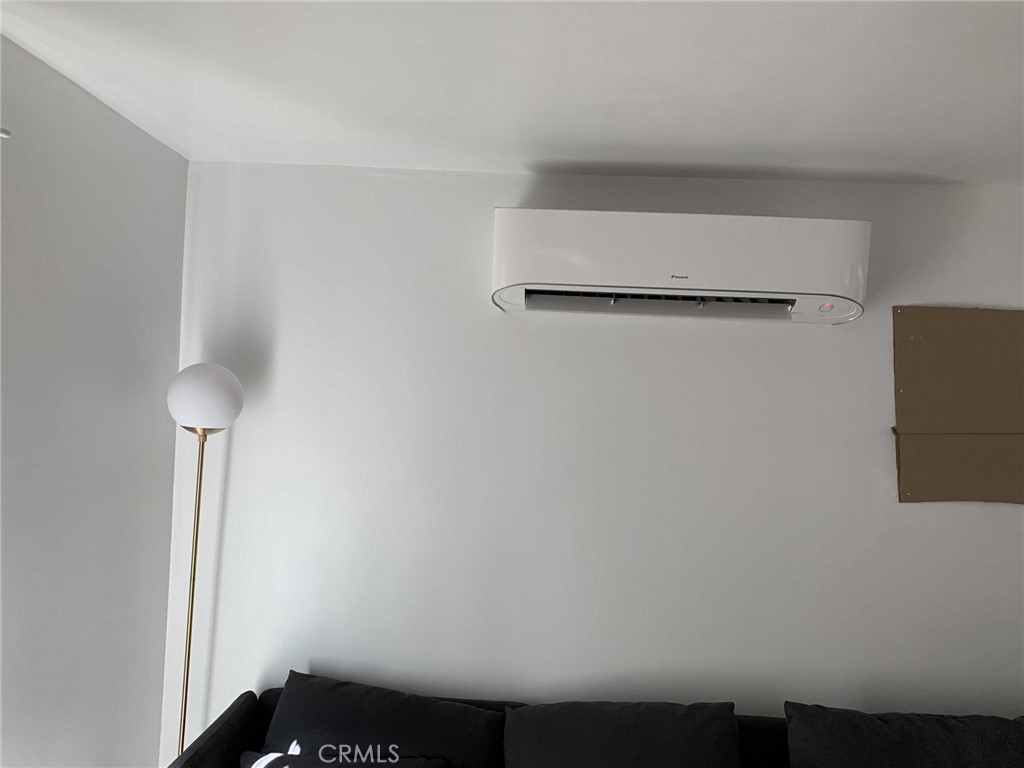 https://media.crmls.org/medias/719ede97-6d97-4307-a168-ef27354b3c7e.jpg?preset=X-Large