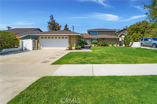 Detail Gallery Image 1 of 27 For 1401 E Adams Ave, Orange,  CA 92867 - 5 Beds | 3/1 Baths