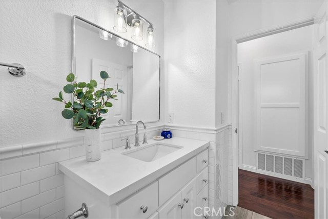 Detail Gallery Image 19 of 29 For 1721 Goodman Ave, Redondo Beach,  CA 90278 - 3 Beds | 2/1 Baths