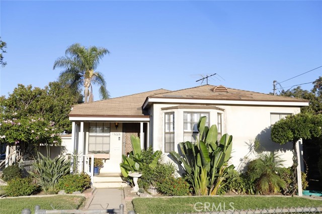 13006 Jefferson Avenue, Hawthorne CA: https://media.crmls.org/medias/719fbeb3-8698-4037-a43e-3967bf2a8e5b.jpg