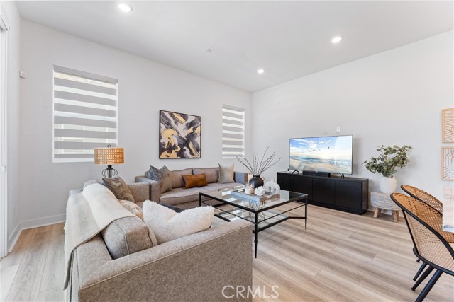 167 Sash, Irvine CA: https://media.crmls.org/medias/719fc6f1-6954-4b08-9fe7-5d9ee89ac5ee.jpg