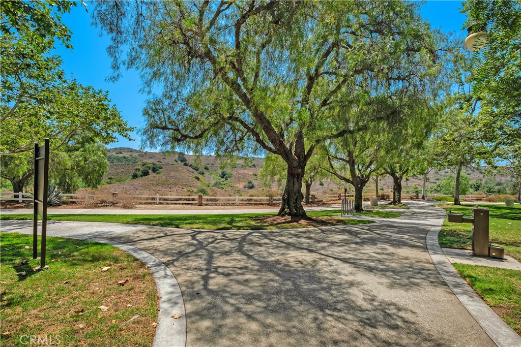 https://media.crmls.org/medias/71a04f74-22b9-4e90-91d1-a5982634aa52.jpg?preset=X-Large