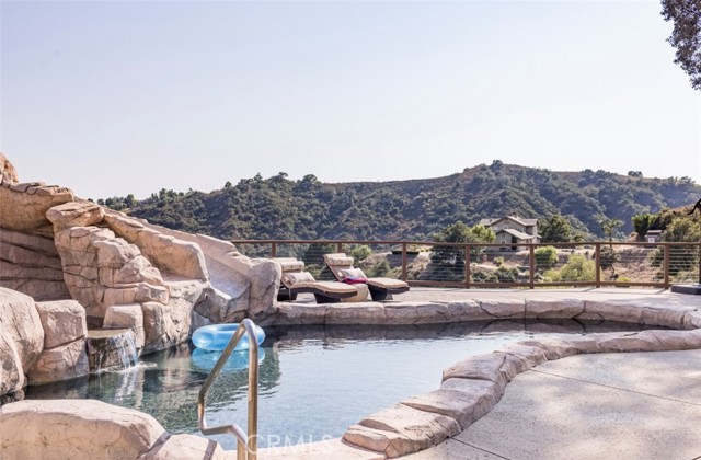 19332 Oakie Doakie, Trabuco Canyon CA: https://media.crmls.org/medias/71a05e37-5b8a-46a0-91c6-31ef5d29382b.jpg
