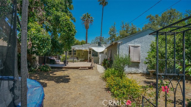 525 N Mariposa Street, Burbank CA: https://media.crmls.org/medias/71a087fa-9d93-4853-a5b5-86cd769ab8b1.jpg