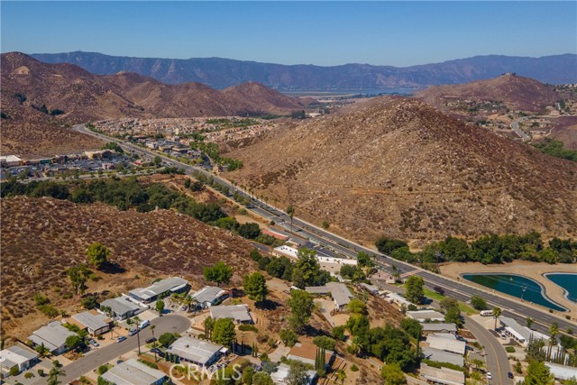 22831 Skylink Drive, Canyon Lake CA: https://media.crmls.org/medias/71a0ecdb-f2a5-48b4-a3fb-c5d6aad78ad2.jpg