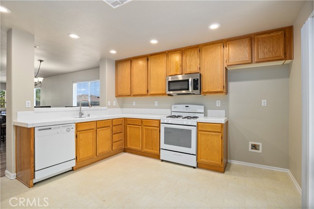 Detail Gallery Image 13 of 35 For 13845 Ashmont St, Victorville,  CA 92392 - 3 Beds | 2 Baths