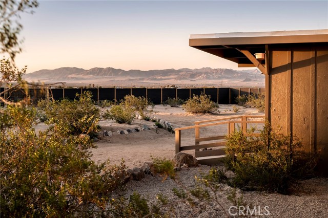 70315 Indian Trail, 29 Palms CA: https://media.crmls.org/medias/71a14d83-040e-4489-9f0d-616e4dd33552.jpg