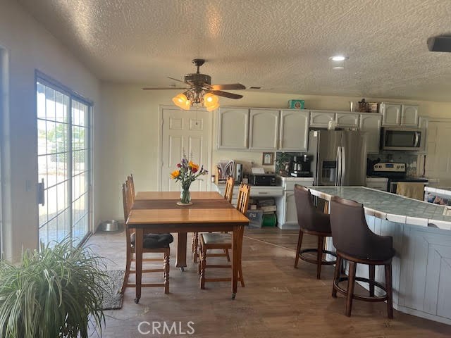 19821 Danielle Way, Apple Valley CA: https://media.crmls.org/medias/71a1bc28-1909-4fc1-bc60-0591248ae0d4.jpg