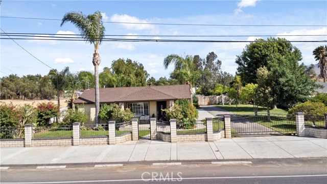 Image 2 for 10710 Wells Ave, Riverside, CA 92505