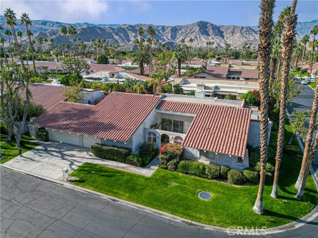 106 Estrella Street, Rancho Mirage CA: https://media.crmls.org/medias/71a32b32-d135-48c0-97db-619228b644e9.jpg