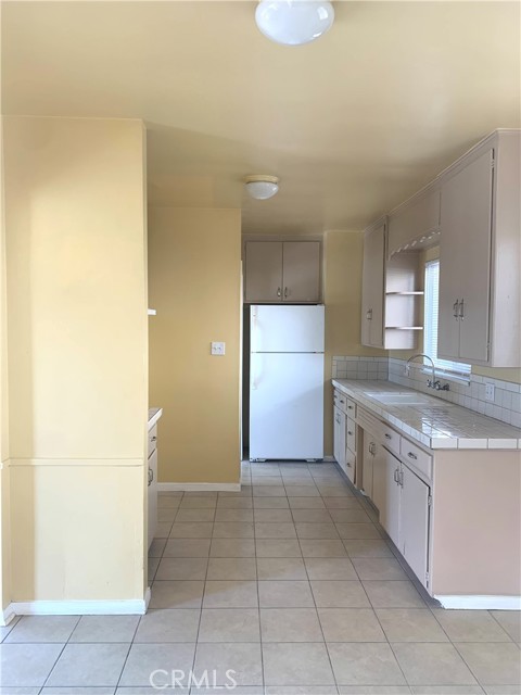 Detail Gallery Image 3 of 5 For 605 W D St a,  Ontario,  CA 91762 - 1 Beds | 1 Baths