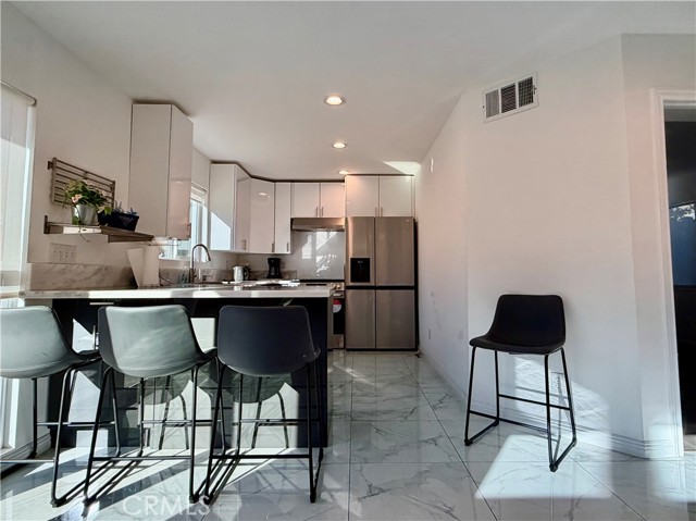 Detail Gallery Image 14 of 35 For 3585 Ambrose Cir #1,  Corona,  CA 92882 - 3 Beds | 2/1 Baths