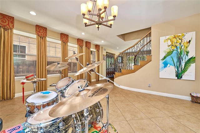 Detail Gallery Image 9 of 48 For 524 S Petunia, La Habra,  CA 90631 - 4 Beds | 3/1 Baths