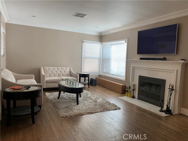 Detail Gallery Image 4 of 51 For 13411 Walnut, Whittier,  CA 90602 - 3 Beds | 2 Baths