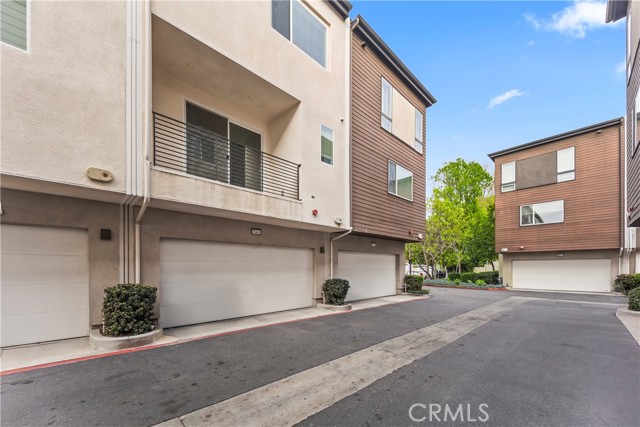 Detail Gallery Image 30 of 31 For 18443 Montage, Northridge,  CA 91324 - 3 Beds | 4 Baths